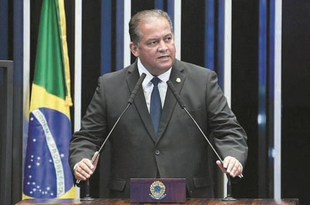 Senador Eduardo Gomes manifesta votos de pronta recuperação ao governador Wanderlei Barbosa