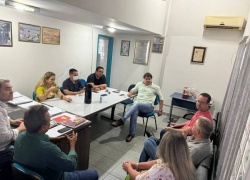 Eduardo Fortes compromete-se com autonomia universitária durante reunião com professores em Gurupi
